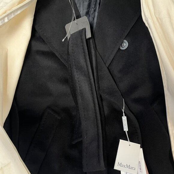 Max Mara refined double-breasted woolcoat. Belted waist. Brand new. - Picture 10 of 12